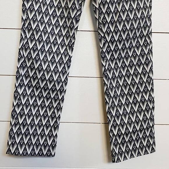 H&M High Waisted Ankle Crop Pants Side Zip Abstract Print‎ Grey Stretch SZ 10 - Picture 6 of 10